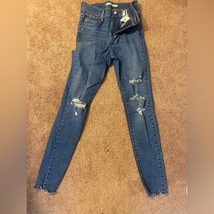 Women’s Levi Jeans- Size 26- High Rise Super Skinny
